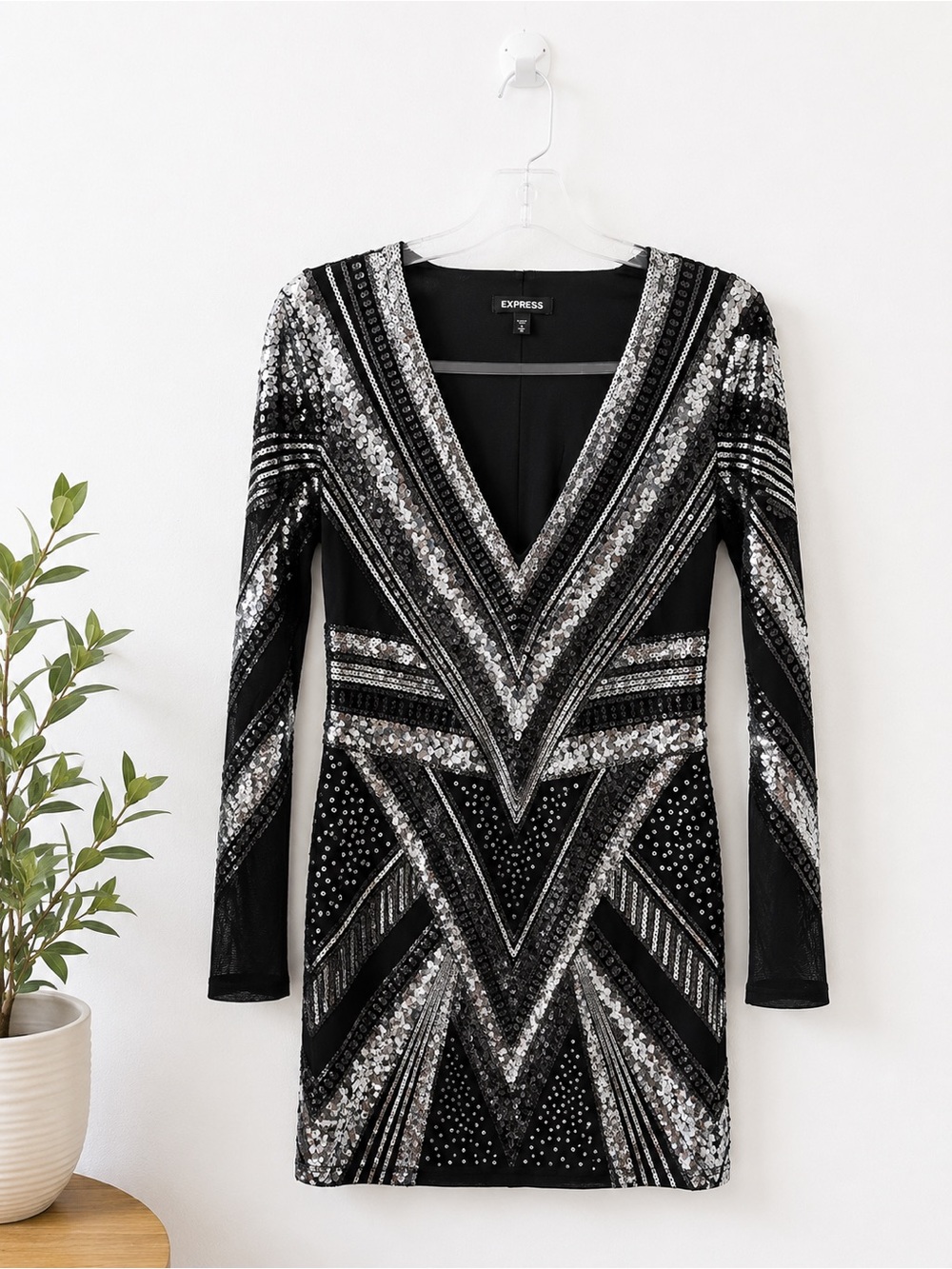 Express Art Deco Sequin Bodycon Mini Dress Silver Black Cocktail Party Glam Sz M - Picture 2 of 6